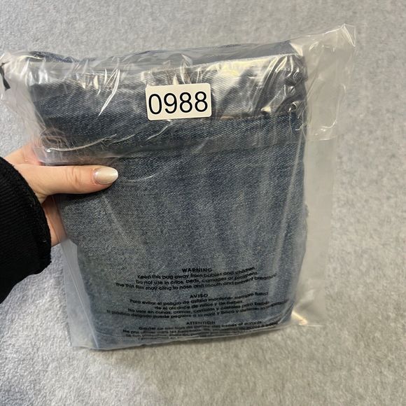 ‼️American Eagle Womens Jeans Size 8 Mom Jeans Hi Rise Boho Relaxed Fit Med Wash - Picture 16 of 16